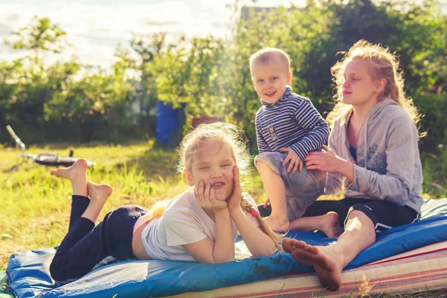Photo common mistakes family vacation kids